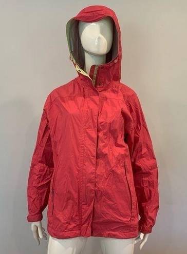 L.L.Bean  Hooded Light Weight Windbreaker in Pink