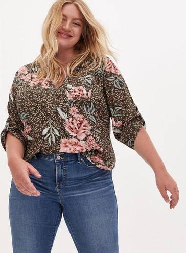 Torrid  Floral Harper Top Sz 3 Roll Tab Sleeves Split Neck Challis Blouse Pockets