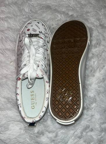 GUESS NWT  white sneakers with patchwork logo Limited Edition Dead Stock