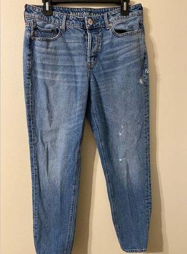 American Eagle Womens  Medium Wash Slightly Distressed Straight Leg Jeans Size 6