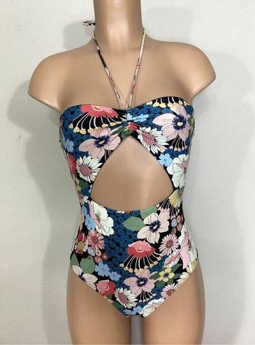 O'Neill New. O’Neill floral one piece. Small. Retails $99