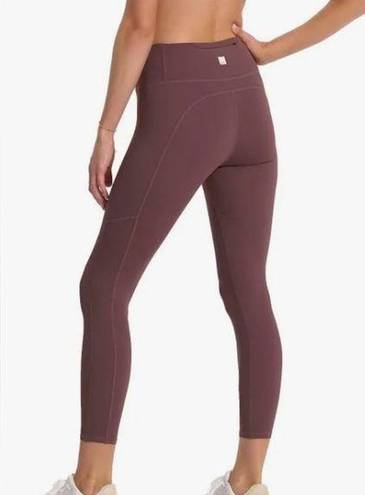 Vuori  Women's Stride Legging in chest sz S