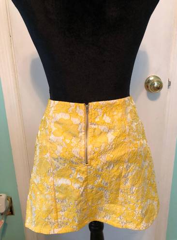 VO Jeans Yellow Mini Floral Skirt Size Small 