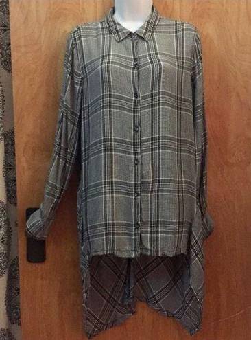 Max Studio Black & White Plaid  Button Down Shirt Size Large