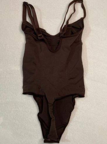 SKIMS Sculpting Thong Bodysuit XS