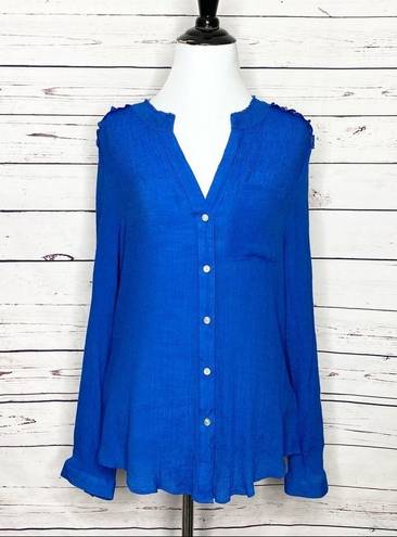 Zac and Rachel  Blue Lightweight Button Up Shirt Size Large