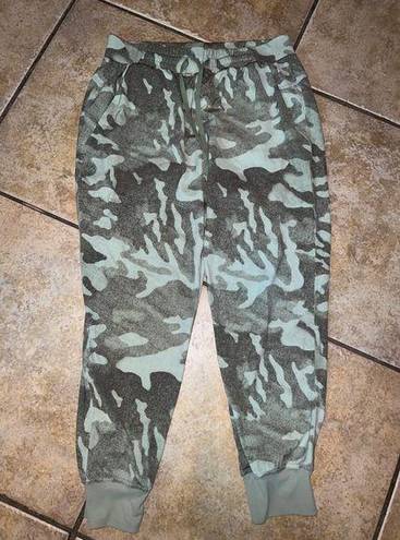 Calia by Carrie  Underwood Camo Joggers Size Medium