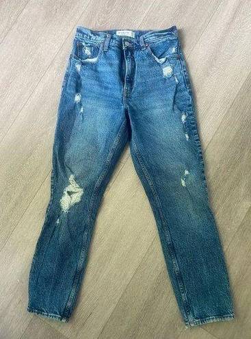 Abercrombie & Fitch NWOT Abercrombie The Skinny High Rise Jean Size 28/6