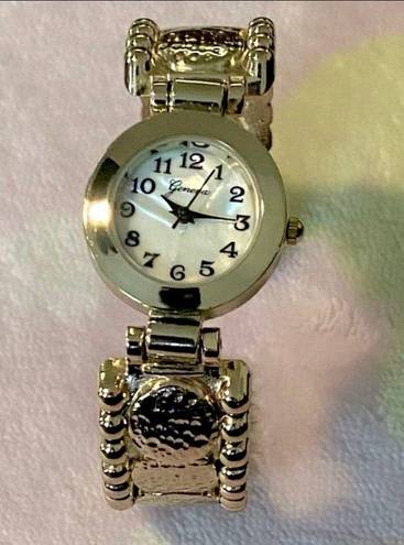 Geneva Vintage  Gold  mother of pearl woman’s watch