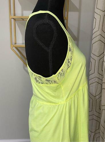 Gilly Hicks  Active Tank NWT Size L