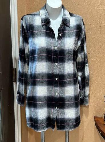 DKNY  plaid button up shirt