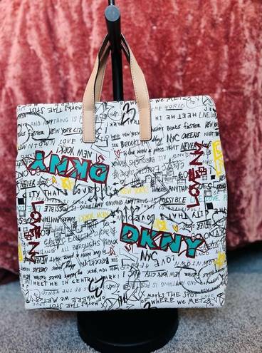 DKNY  Lilly Graffiti White Tote Bag Like New