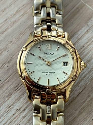 Seiko  Vintage Ladies Watch Gold-Tone Bracelet Case Dial Hands New Crystal