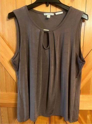 Dana Buchman  sleeveless blouse size XXL ￼(1380)