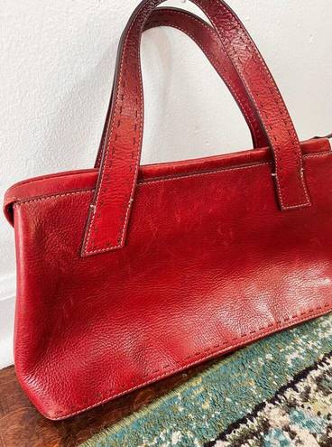 Fossil  Sedona Shoulder Bag in Red Leather Vintage
Stitching Y2K Barrel Zipper