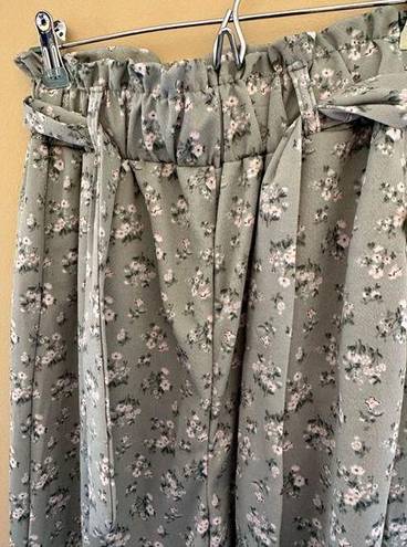 Trouser pants floral size Large NWT