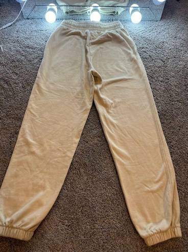 H&M  - cream sweatpants