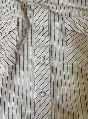 Wrangler , Ladies,Pink Pin Striped, Pearl Snap, Medium Shirt