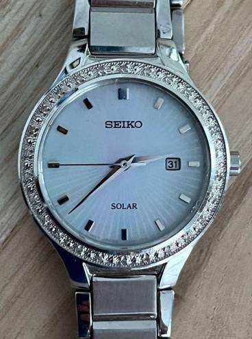 Seiko  Solar Ladies Watch Diamonds Stainless Bracelet Pearl Dial Date Window