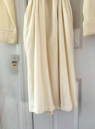 Lauren Ralph Lauren Cream Vanilla Luxury Embrodiered Crest Pocket NWT Robe Small