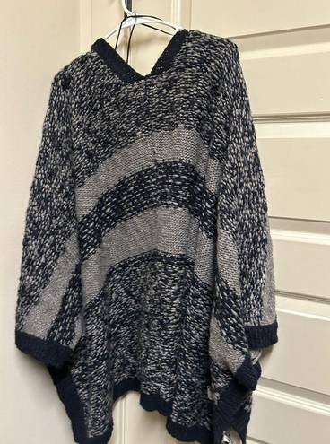 Loft Wool & alpaca poncho/shawl