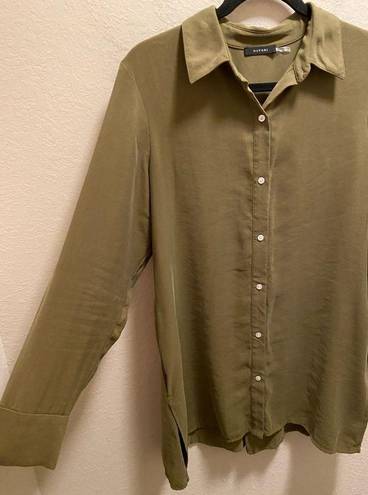 Natori  Green Sanded Twill Long Sleeve Button Front Tunic Size S