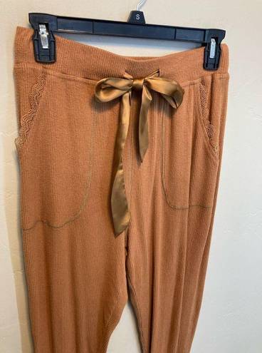 Bohme  Boutique Tie Waist Lace Detail Jogger Sweatpants Elastic Waist Size Small