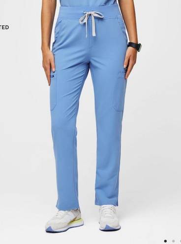 FIGS Scrubs Set