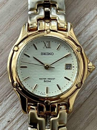 Seiko  Vintage Ladies Watch Gold-Tone Bracelet Case Dial Hands New Crystal