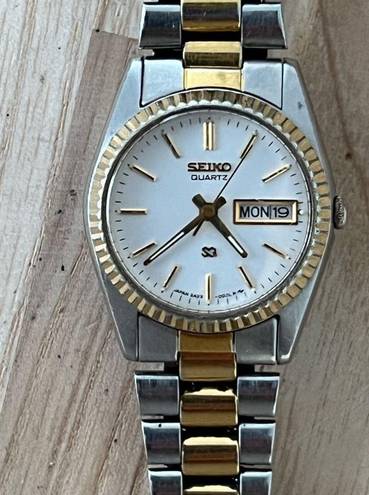 Seiko  Ladies Watch SQ Model Vintage Two Tone Bracelet White Dial Day Date Window