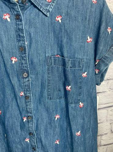 Style & Co  Denim Shirt Sz L Button Down Slits Embroidered Mushrooms Novelty Fun‎