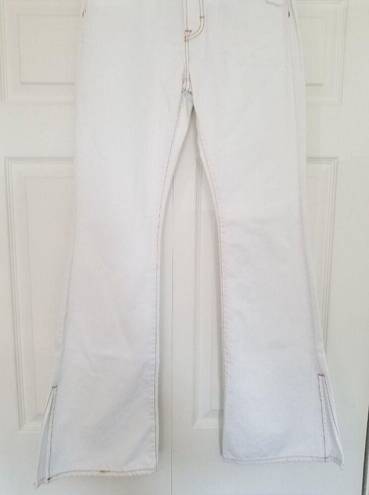 Hidden Jeans  Happi  White w/Gold Stitching Flare Leg w/ Side Slits Women's Sz 26