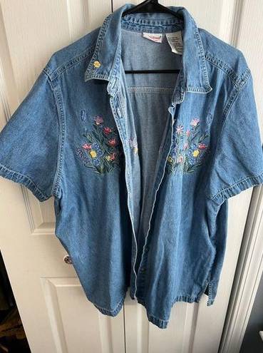 Brooks Vintage Bobbie  floral embroidered short sleeve denim top size 22W/24W