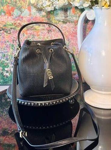 DKNY NWT  2 Way Black Shane Bucket Crossbody or Handbag