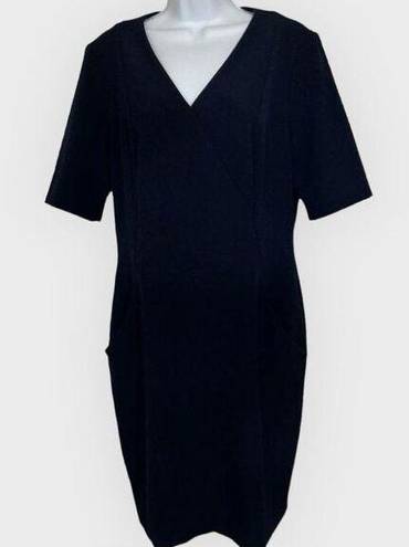 MM.LaFleur FLASH SALE $28 ⚡️⚡️ Navy V-Neck Dress With Pockets Stretch EUC 12