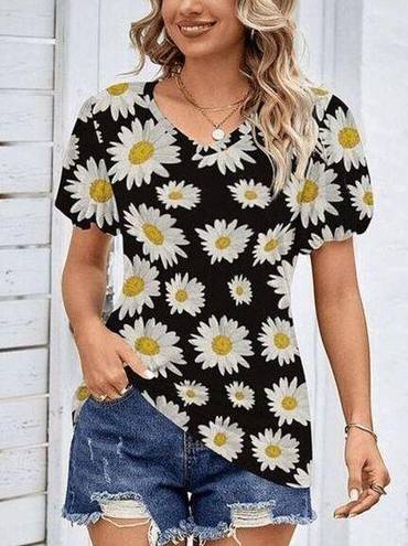 Daisy Women's Black & Yellow  V-Neck Tee S #3324-B3