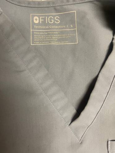 FIGS Scrubs Set