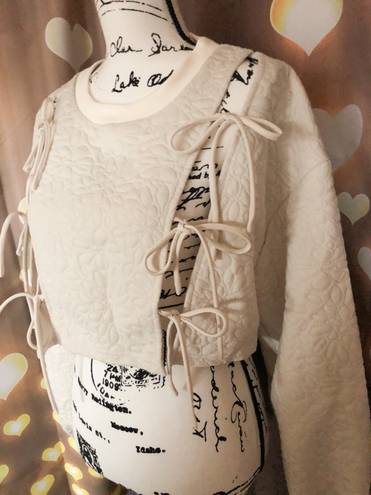 Only Sweatshirt sweater crop floral cream beige bow tie lace up lantern sleeve slit