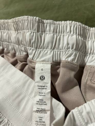 Lululemon White Hotty Hot Low Rise 2.5” Shorts