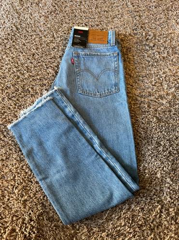 Levi’s Wedgie Straight Jeans