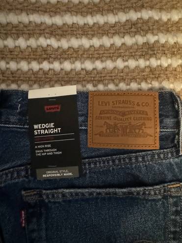 Levi’s Wedgie Straight Jeans