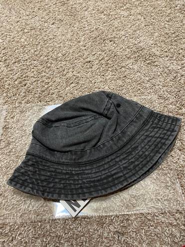 Urban Outfitters Yin Yang Tai Chi Bucket Hat NWT