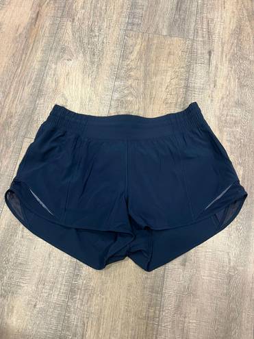 Lululemon navy high rise  hotty hot shorts 2.5”