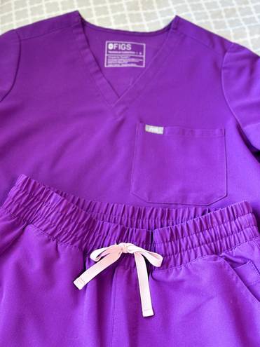 FIGS Purple Scrubs set Size Small