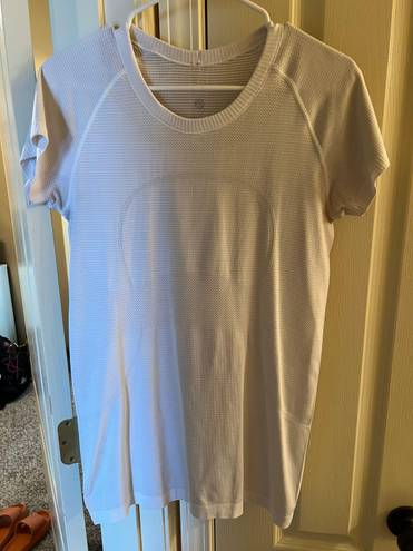 Lululemon Swiftly Tech Short Sleeve