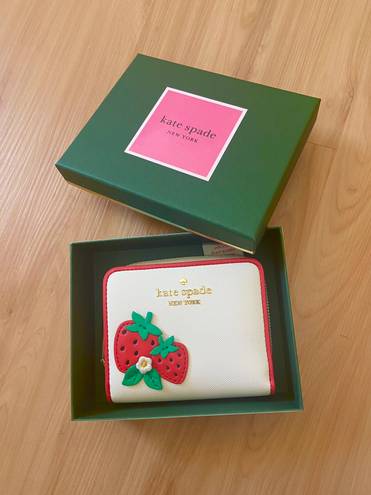 Kate Spade Strawberry Dreams Small Zip Around Bifold Wallet # KG653