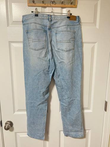 American Eagle Strigid Ripped Mom Jean