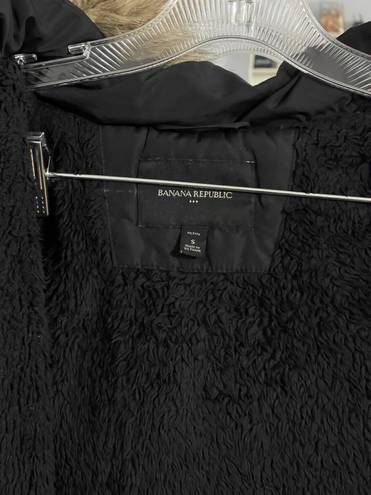 Banana Republic Black Puffer Vest