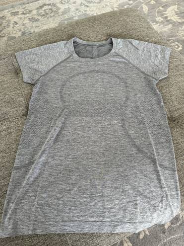 Lululemon Swiftly Tech Short-Sleeve Shirt 2.0 Hip Length