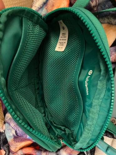 Lululemon Everywhere Belt Bag